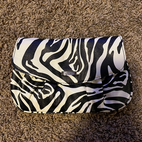 Grace Adele Animal Print Clutch with optional strap and clip - Picture 2 of 10